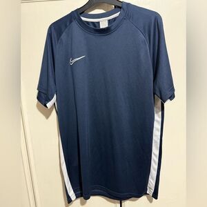 Nike Men's Navy and White Short Sleeve Tee